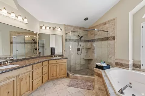Bath - 1927 E Bear Creek Dr S, Draper, UT 84020 photo 6 of 7