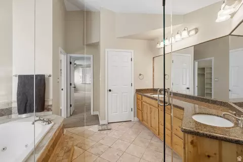 Bath - 1927 E Bear Creek Dr S, Draper, UT 84020 photo 5 of 7