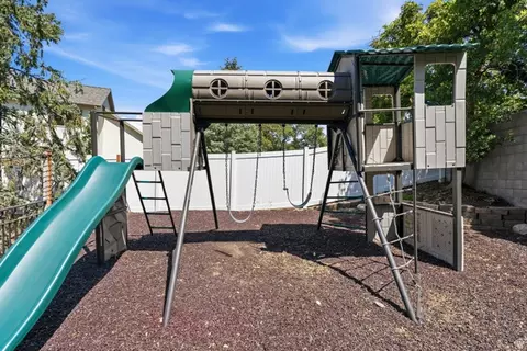 Exterior - 1927 E Bear Creek Dr S, Draper, UT 84020 photo 15 of 17