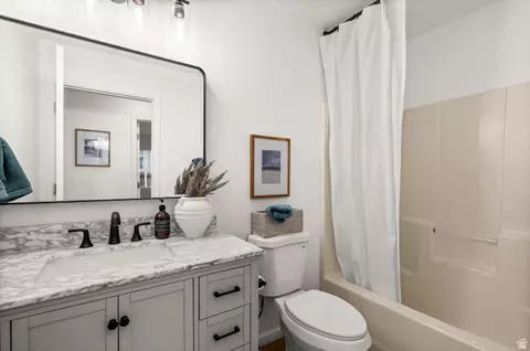 Bath - 15152 S Eagle Chase Dr, Draper, UT 84020 photo 3 of 4