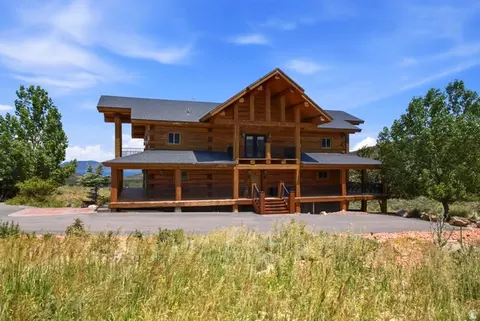 3571 S Sweetwater Pkwy, Garden City, UT 84028