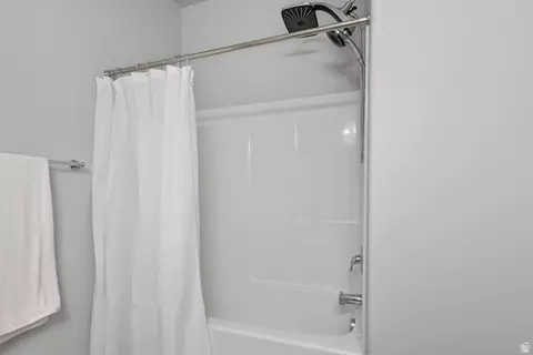 Bath - 13528 S Commodus Dr W #301, Riverton, UT 84065 photo 2 of 3