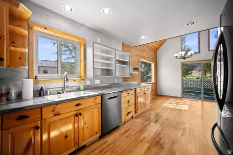 915 E Cedar Berry Ln, Pine Valley, UT 84781 photo 8