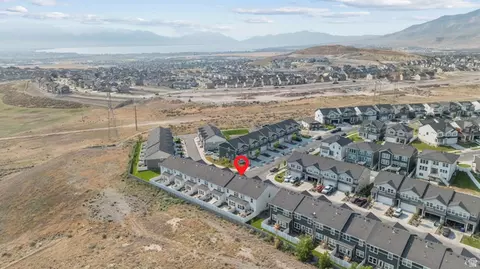 4477 E Hurstbourne Dr, Eagle Mountain, UT 84005 photo 4