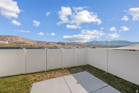 4477 E Hurstbourne Dr, Eagle Mountain, UT 84005 photo 31