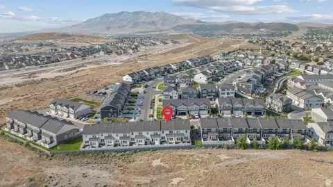 4477 E Hurstbourne Dr, Eagle Mountain, UT 84005 photo 3