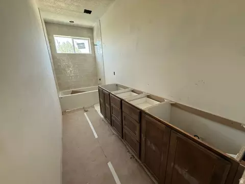 Bath - 1625 N 320 E #2, Orem, UT 84057 photo 1 of 3