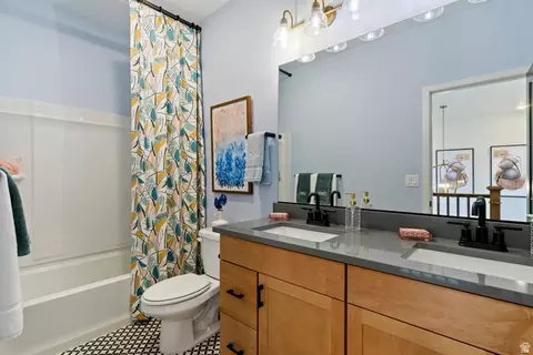 Bath - 1237 E Amaryllis Way, Layton, UT 84040 photo 1 of 2