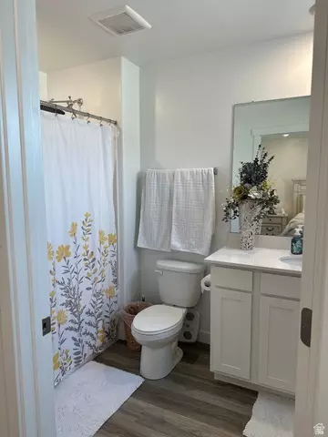 Bath - 3928 Cougar Ln, Eagle Mountain, UT 84005 photo 7 of 11