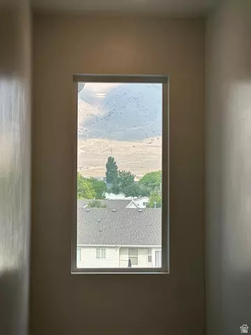 Entry Way - 3928 Cougar Ln, Eagle Mountain, UT 84005 photo 6 of 10
