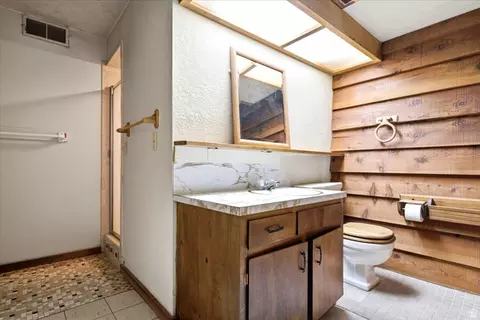 Bath - 2252 W 800 N, Clinton, UT 84015 photo 3 of 5