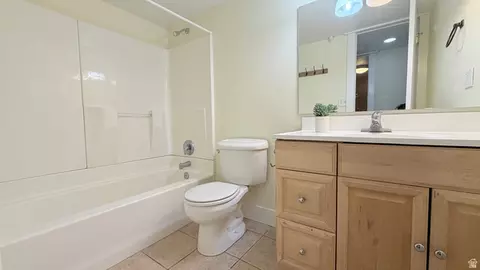 Bath - 3077 E Nordic Dr S, Sandy, UT 84093 photo 3 of 3