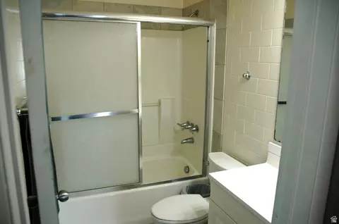 Bath - 46 W Lester Ave #G 24, Murray, UT 84107 photo 2 of 2