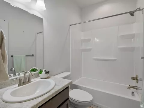 Bath - 389 W 300 S, Orem, UT 84058 photo 1 of 3
