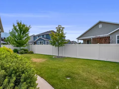 Exterior - 389 W 300 S, Orem, UT 84058 photo 6 of 8