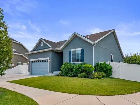 Exterior - 389 W 300 S, Orem, UT 84058 photo 2 of 8