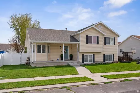2152 E Weeping Willow Way N, Eagle Mountain, UT 84005 photo 2