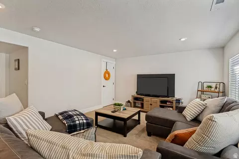 Living - 2285 W Sunrise Ranch Dr, Mapleton, UT 84664 photo 7 of 8