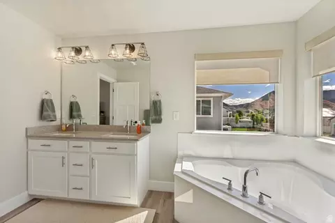 Bath - 2285 W Sunrise Ranch Dr, Mapleton, UT 84664 photo 4 of 7