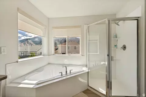 Bath - 2285 W Sunrise Ranch Dr, Mapleton, UT 84664 photo 3 of 7