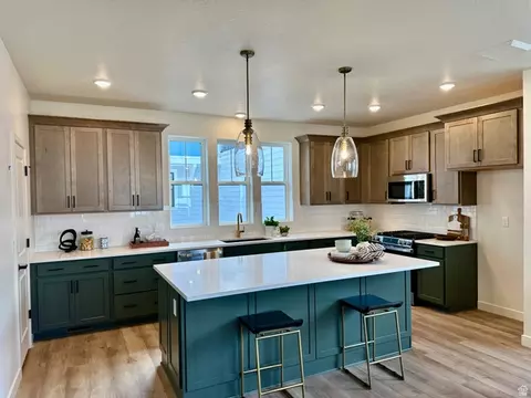 11347 S Lake Run Rd W, South Jordan, UT 84009