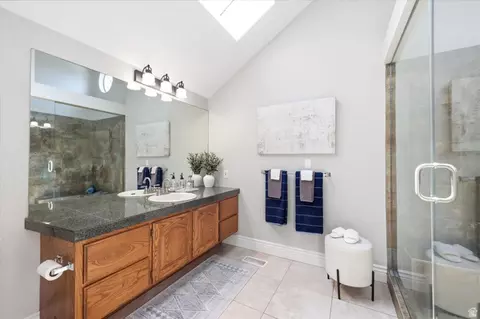 Bath - 3385 S 715 E, Millcreek, UT 84106 photo 1 of 4