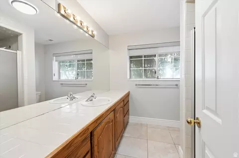 Bath - 3385 S 715 E, Millcreek, UT 84106 photo 3 of 4