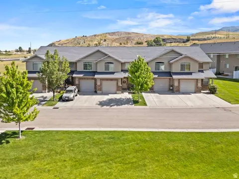 227 E 700 N, Smithfield, UT 84335 photo 2