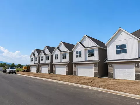 Exterior - 1067 N Summit View Dr, Harrisville, UT 84404 photo 2 of 2