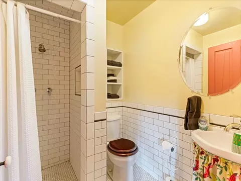 Bath - 252 N 400 E, Centerville, UT 84014 photo 7 of 8