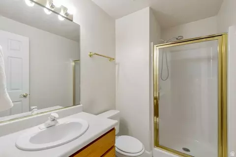 Bath - 542 E Land Rush Dr, Midvale, UT 84047 photo 3 of 4