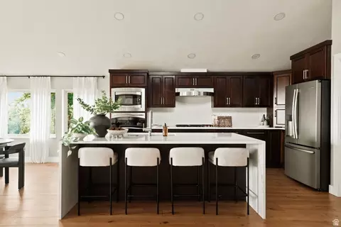 Kitchen - 88 S Moss Hill Dr E, Bountiful, UT 84010 photo 2 of 5