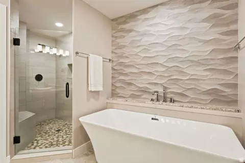 Bath - 88 S Moss Hill Dr E, Bountiful, UT 84010 photo 3 of 7
