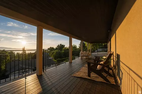Exterior - 88 S Moss Hill Dr E, Bountiful, UT 84010 photo 5 of 12