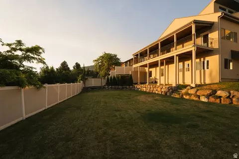 Exterior - 88 S Moss Hill Dr E, Bountiful, UT 84010 photo 6 of 12