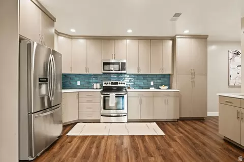 Kitchen - 88 S Moss Hill Dr E, Bountiful, UT 84010 photo 5 of 5