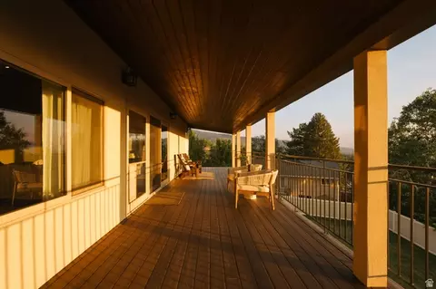 Exterior - 88 S Moss Hill Dr E, Bountiful, UT 84010 photo 4 of 12
