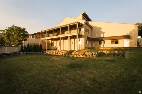 Exterior - 88 S Moss Hill Dr E, Bountiful, UT 84010 photo 8 of 12