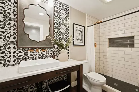 Bath - 88 S Moss Hill Dr E, Bountiful, UT 84010 photo 6 of 7