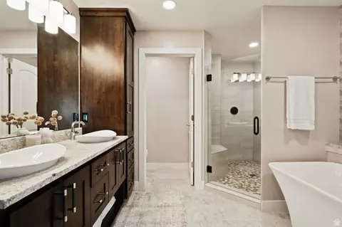 Bath - 88 S Moss Hill Dr E, Bountiful, UT 84010 photo 1 of 7