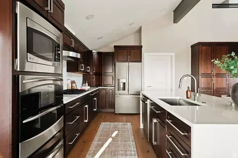Kitchen - 88 S Moss Hill Dr E, Bountiful, UT 84010 photo 3 of 5