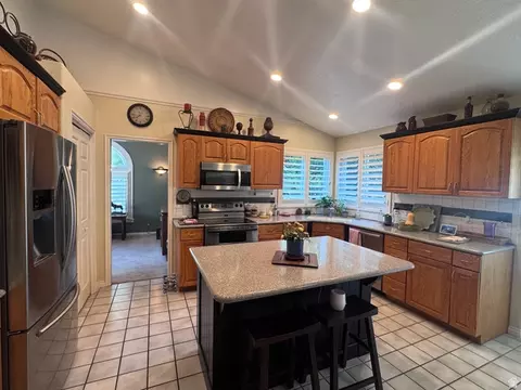 Kitchen - 944 E Bernay Cir, Sandy, UT 84094 photo 1 of 4