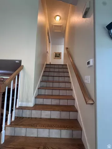 Entry Way - 944 E Bernay Cir, Sandy, UT 84094 photo 4 of 4