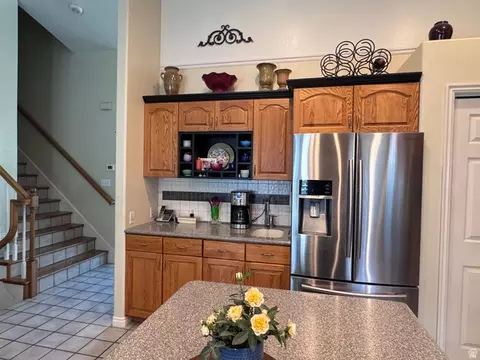 Kitchen - 944 E Bernay Cir, Sandy, UT 84094 photo 3 of 4