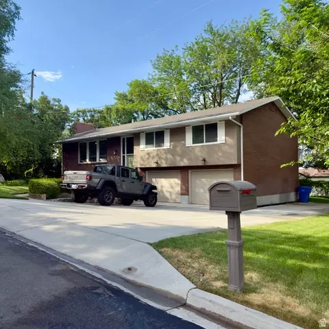 236 E Oak Ln S, Farmington, UT 84025