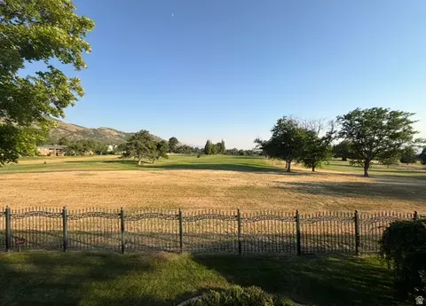 2726 E Wasatch Dr #19, Salt Lake City, UT 84108