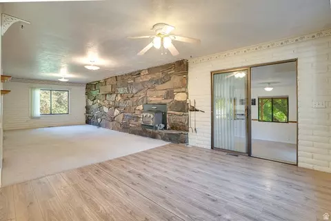 Living - 4765 S Haven Estates Dr, Daniel, UT 84032 photo 2 of 2