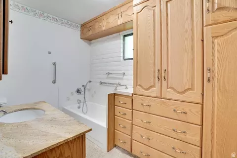 Bath - 4765 S Haven Estates Dr, Daniel, UT 84032 photo 1 of 1