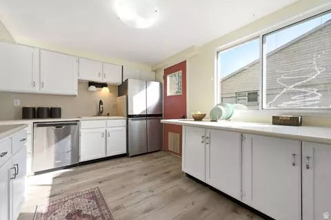 Kitchen - 2837 S Davis Blvd E, Bountiful, UT 84010 photo 1 of 3