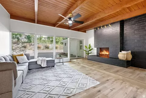 Living - 2837 S Davis Blvd E, Bountiful, UT 84010 photo 5 of 7
